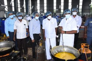 ஆவினில் இனிப்பு தயாரிப்பில்... (1)