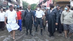 களத்தில் முதலமைச்சர்...